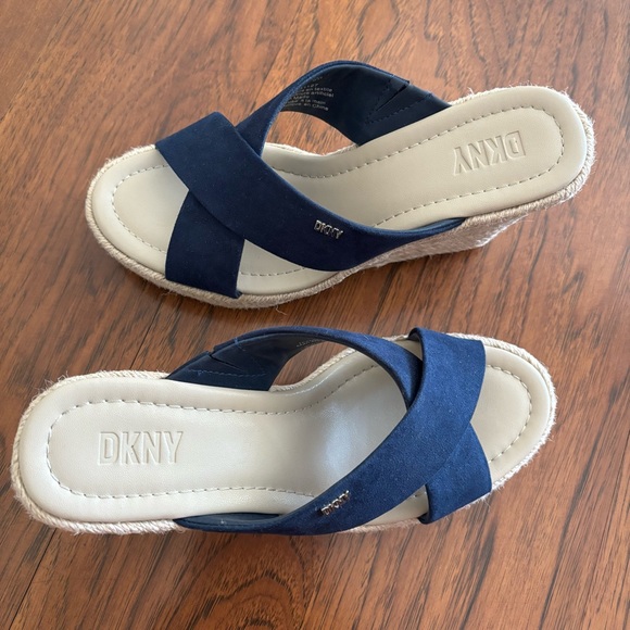 DKNY Navy Crisscross Espadrille Wedge Sandals - Women’s Size 6 - Picture 7 of 7